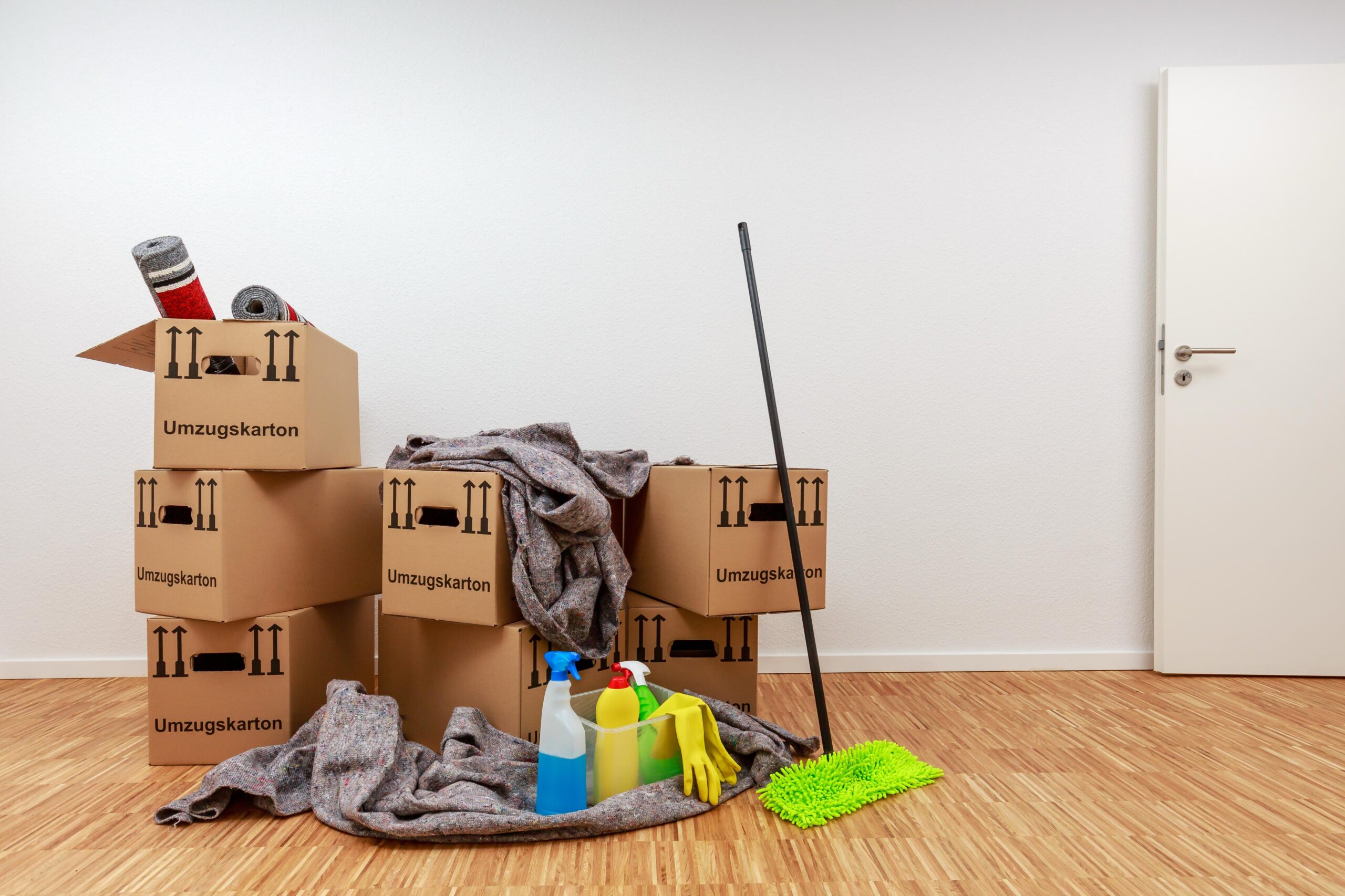 Ein staubfrei gereinigter und leerer Wohnraum nach der finalen Abnahme durch unser Team in Bensberg.